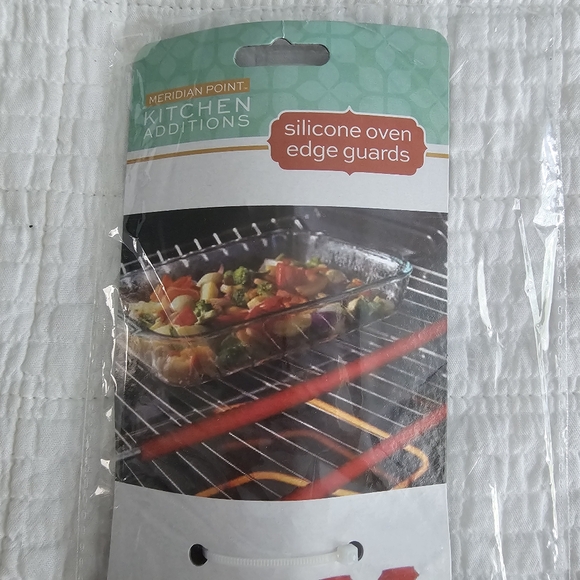 Meridian Point Silicone Oven Edge Guards 2 pack - Picture 5 of 5